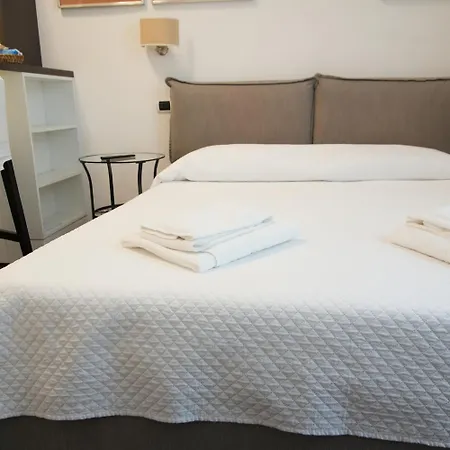 Luca Giordano 142 Bed & Breakfast 3*