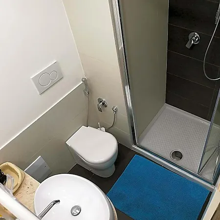 Luca Giordano 142 Bed & Breakfast 3*